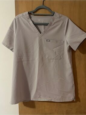 FIGS V-Neck Medical Scrub Top and Zamora joggers - Light Khaki